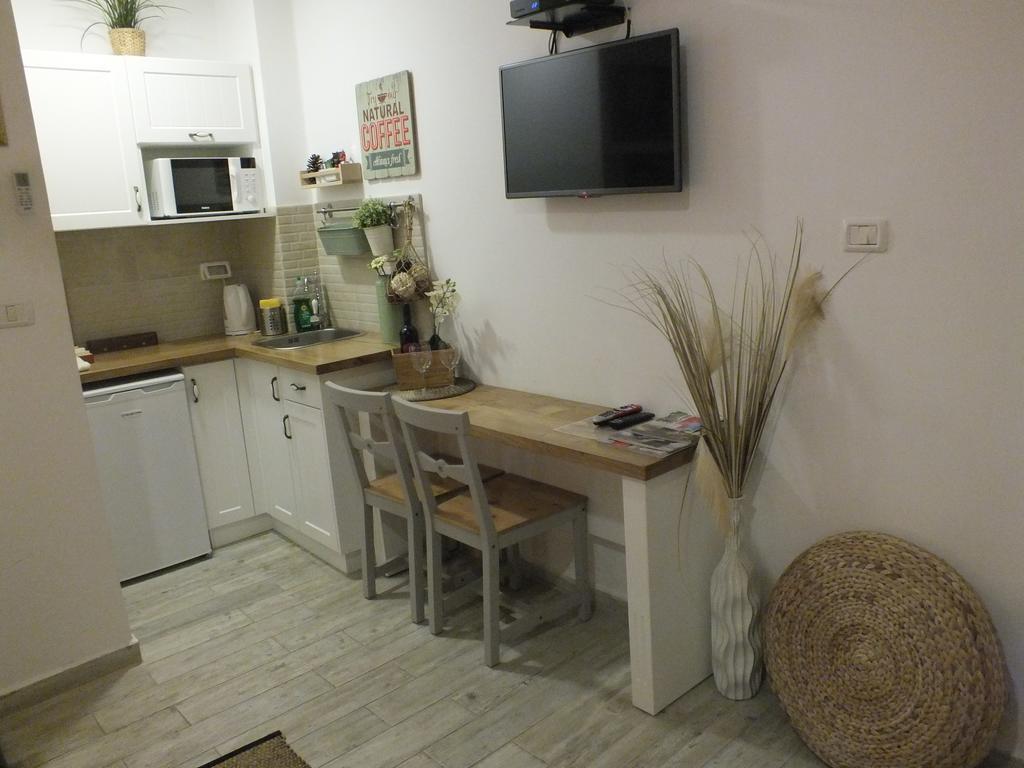 Banker'S Boutique Apartment Haifa Room photo